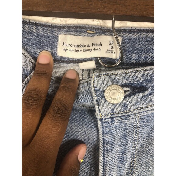 Abercrombie & Fitch High Rise Mom Jean Distressed Blue Women’s Size 30/10s - Picture 3 of 10
